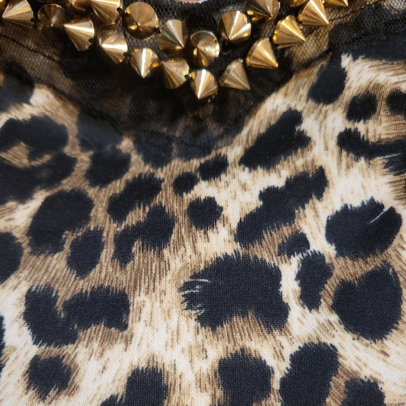 Animal print crop top Charlotte Russe size small - Picture 2 of 9